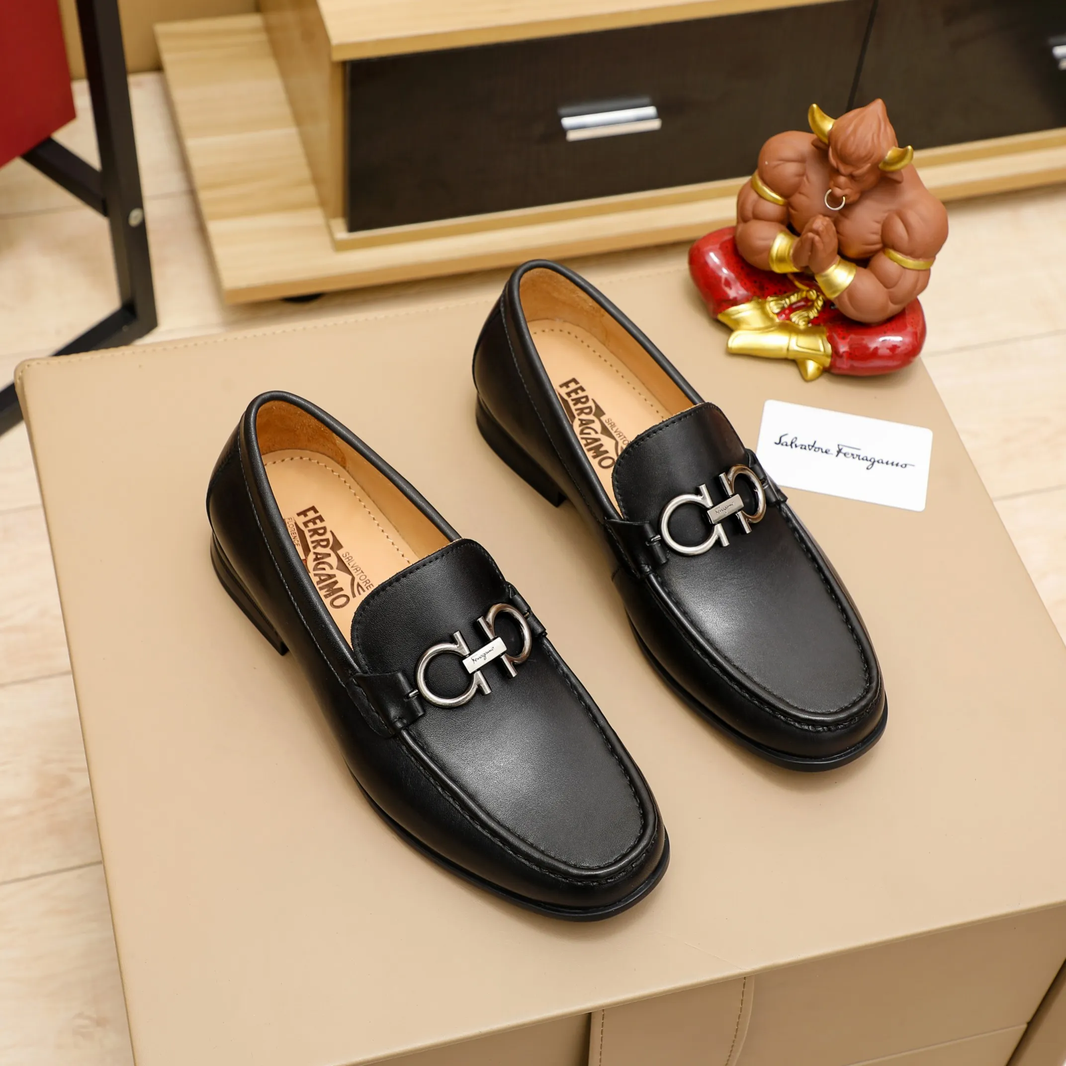 Men's clothing and shoes 💰460 🔥Ferragamo's new men's casual slip-on shoes🇨🇳Official website original 1:1 mold opening, original quality💯Fine workmanship, high-end luxury☘The upper is made of imported Italian first-layer cowhide🌴Luxury🐂leather lining🍓Rubber wear-resistant and non-slip outsole, breathable and comfortable to wear🍍The first choice for high-end men, black, size 38-45